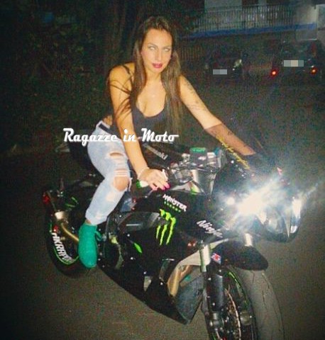 mirabella_ragazze_-in_moto