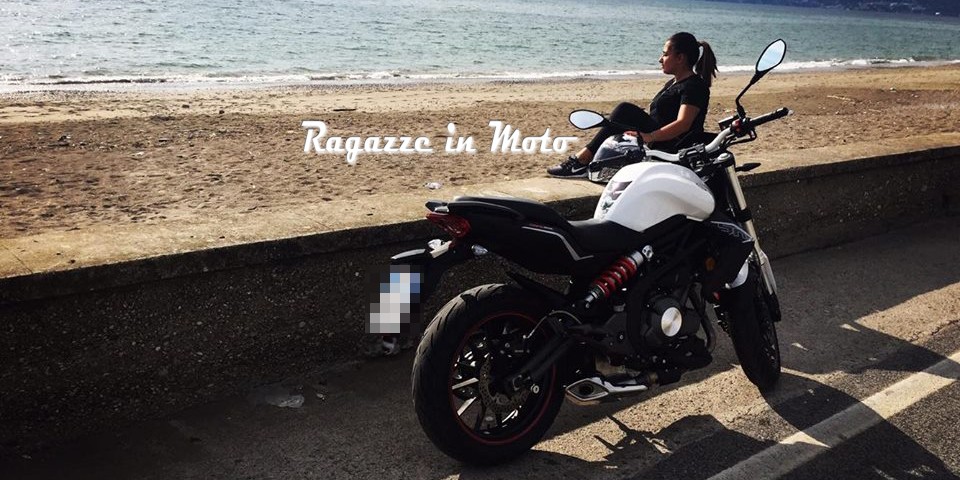 rosalia_ragazze_in-moto