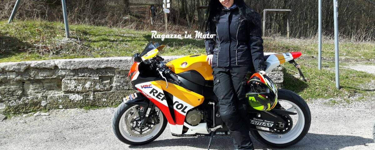 valentina_mini_concorso_ragazze_in-moto