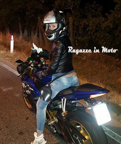 valentina_ragazze-in_moto