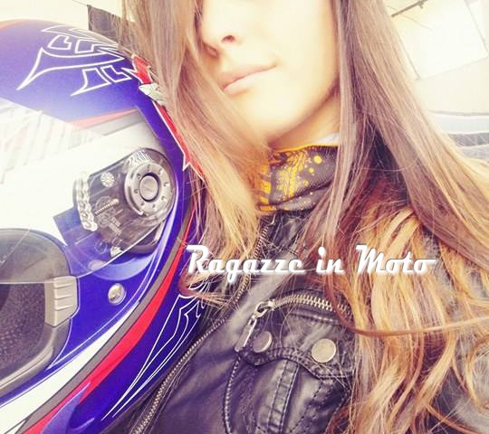 viola_ragazze-in_moto