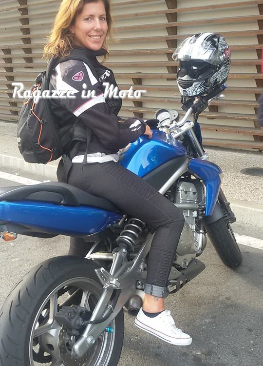 xhavite_ragazze_in_moto