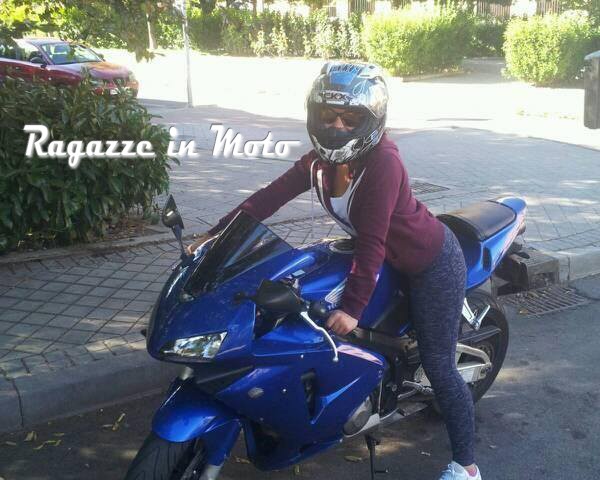 eva-ragazze-in_moto