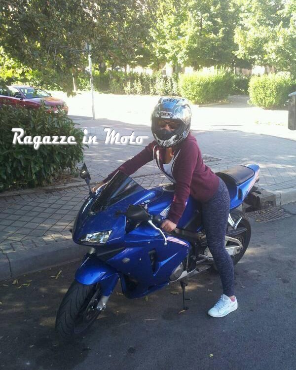 eva-ragazze-in_moto