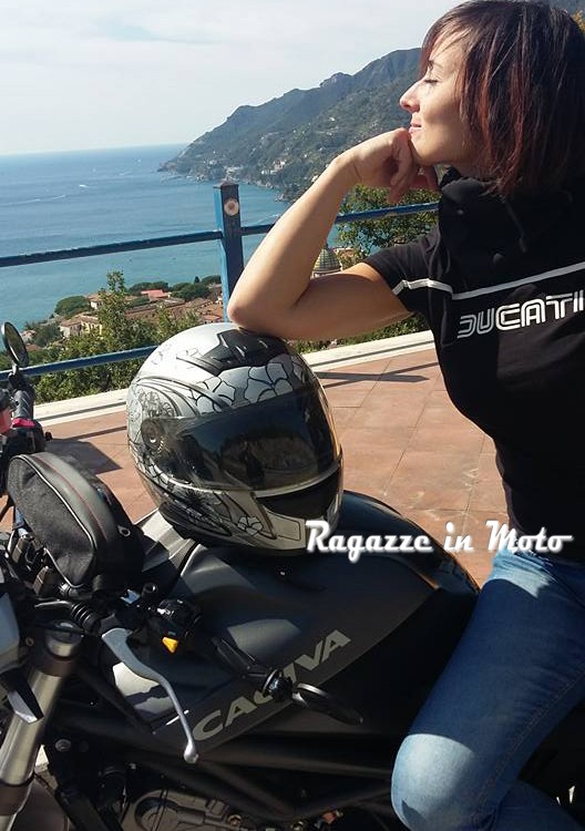 adele_ragazze_in_moto