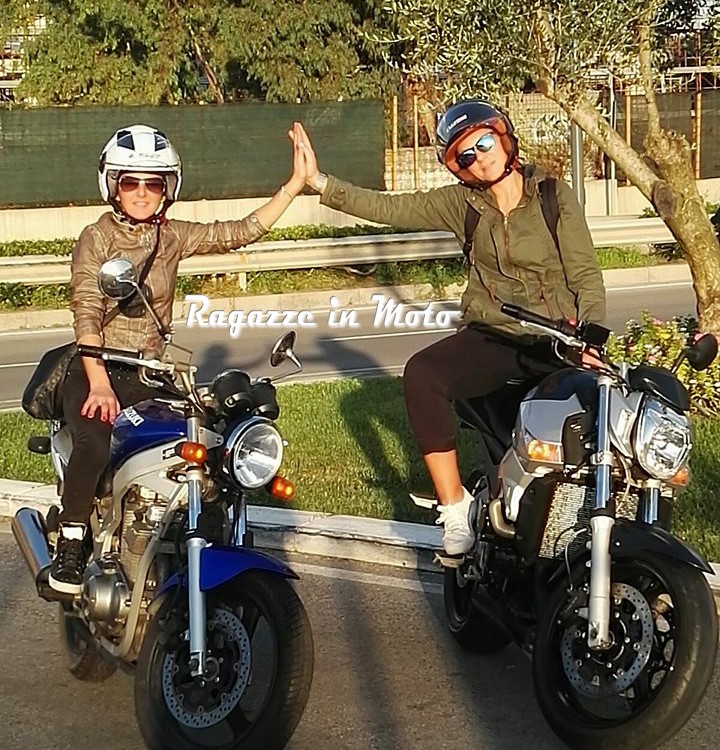 assunta_ragazze_in_moto