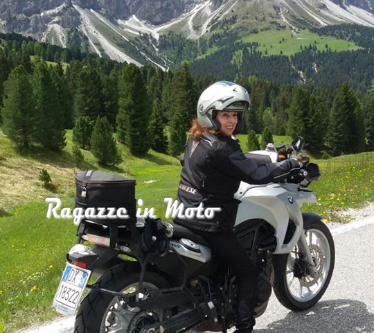 cinzia_ragazze_in_moto