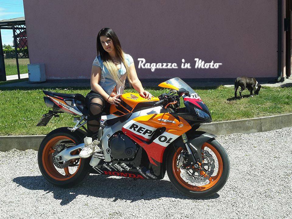 giada_mini_concorso_ragazze_in-moto