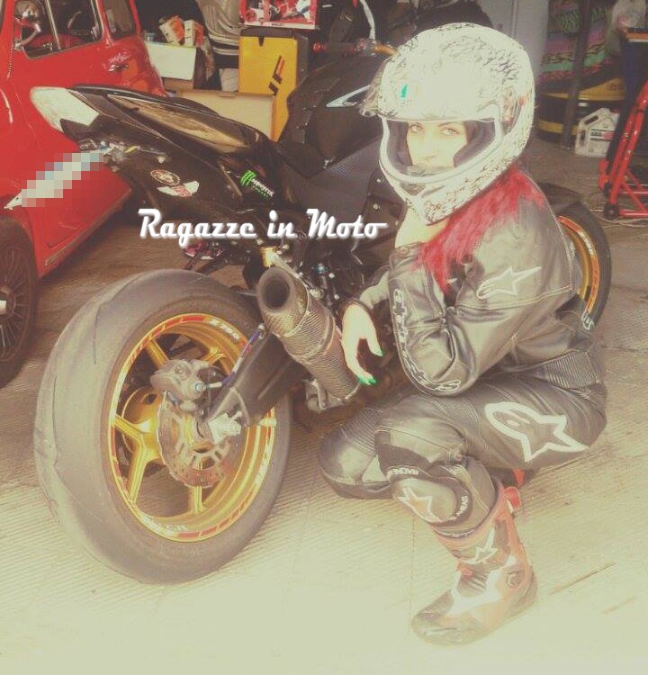 lella_ragazze_in_moto