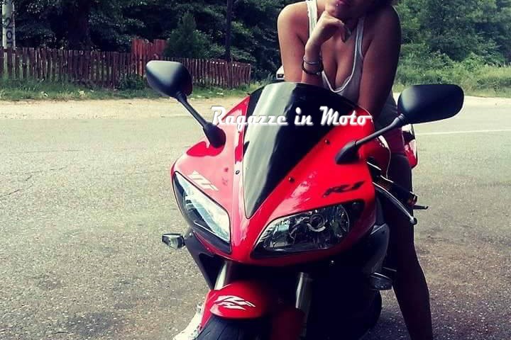 maja_ragazze-in-moto