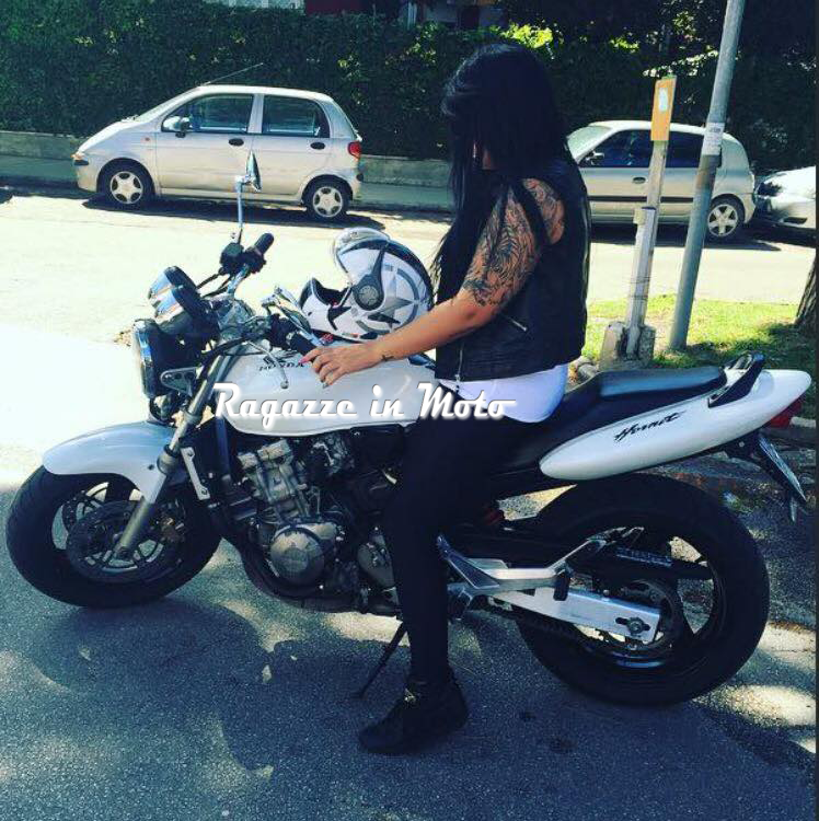 melania_ragazze_in_moto