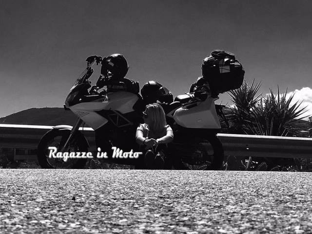 miele_ragazze_in_moto