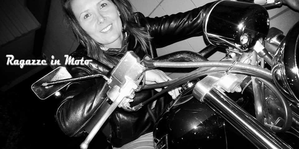 moira_ragazze_in-moto