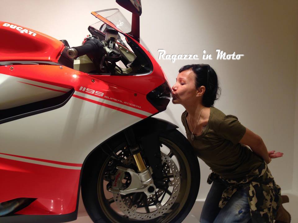 tiziana_ragazze_in-moto