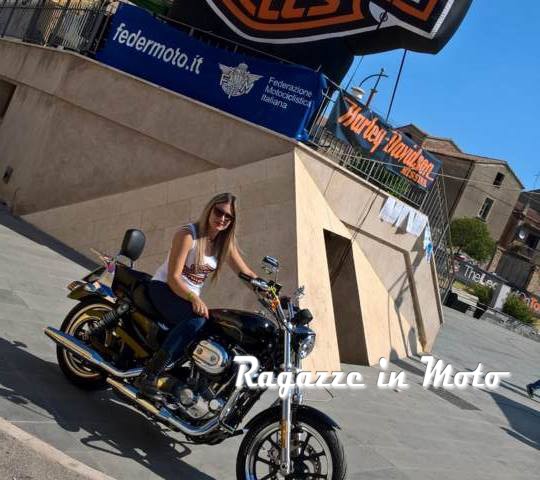 valentina_ragazze_in_moto