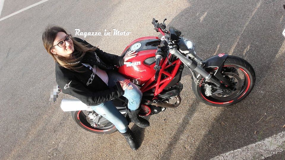 anna_ragazze_in-moto