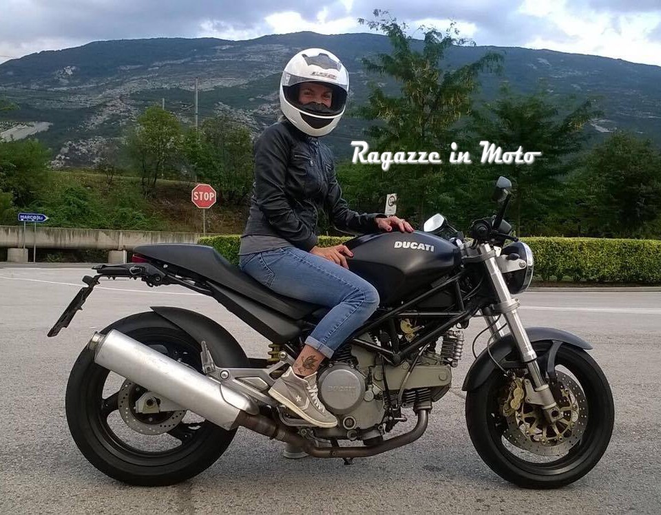 elisabetta_mini_concorso_ragazze_in_moto