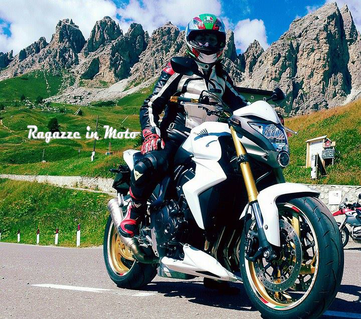 morena_mini_concorso_ragazze_in_moto