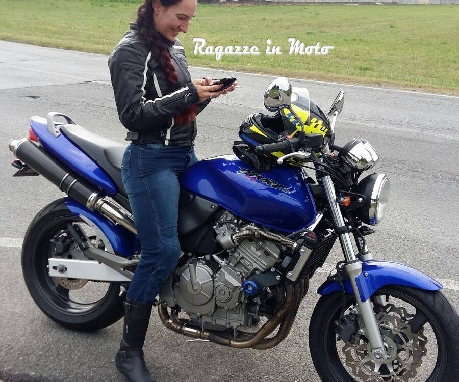 anda_ragazze_in_moto