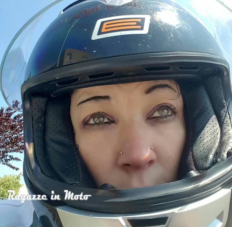 flora_ragazze_in_moto