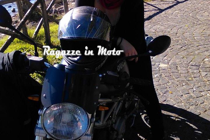 kate_ragazze-in_moto