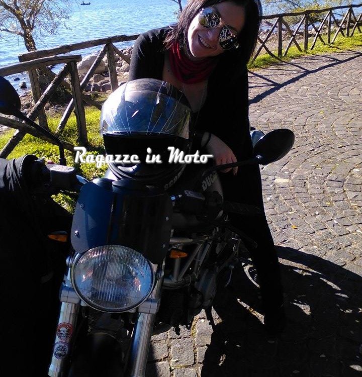 kate_ragazze-in_moto