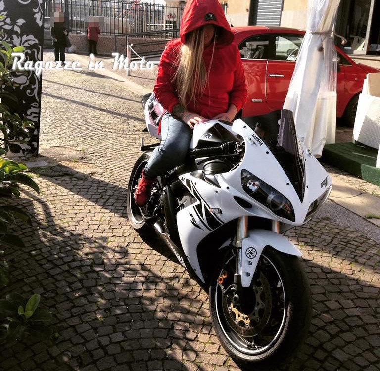 melania_ragazze_in_moto