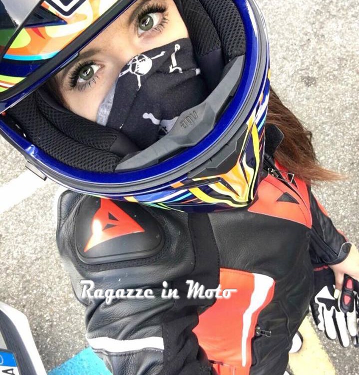 monia_ragazze_in_moto