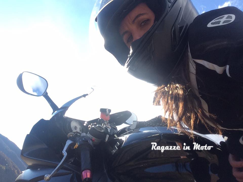 victoria_ragazze_in_moto