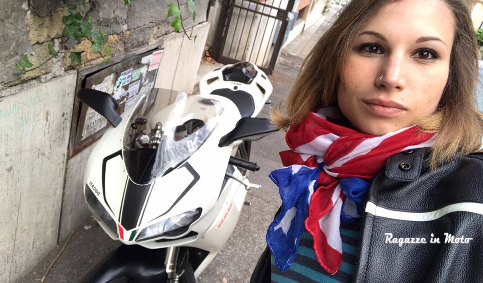 Marta_ragazze_in_moto