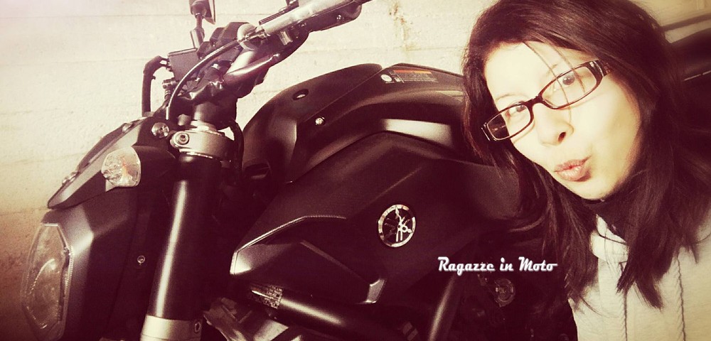 Pamela_ragazze_in_moto