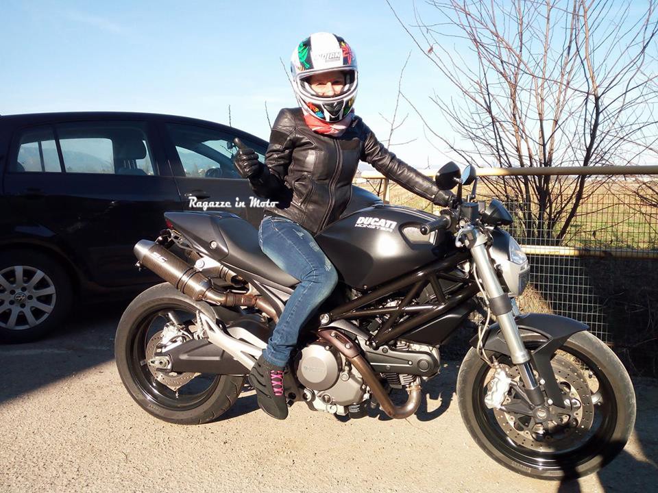 Chiara_ragazze_in_moto