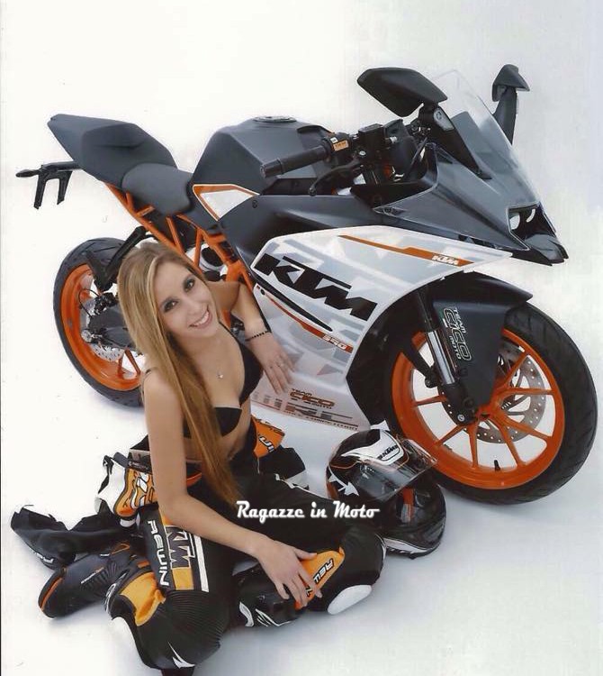 Greta_ragazze_in_moto