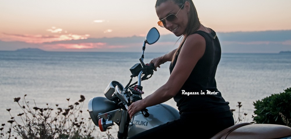 Marina_ragazze_in_moto