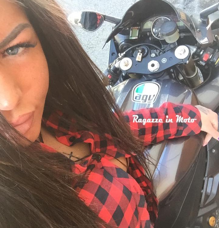 Melania_ragazze_in_moto