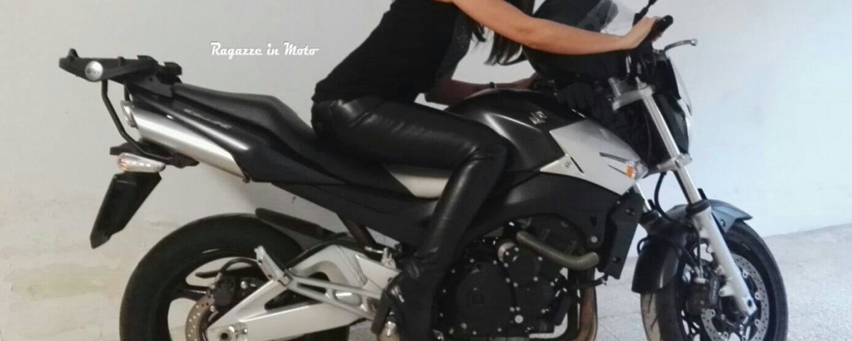 Alma_ragazze_in_moto