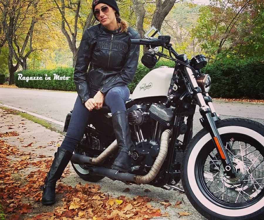 Cinzia_ragazze_in-moto