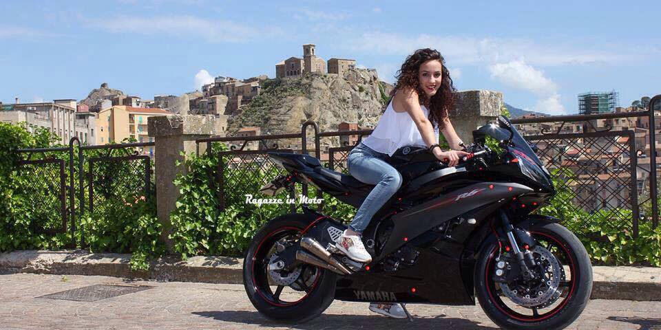 Elena_ragazze_in_moto