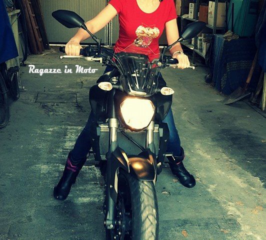 Eleonora_ragazze-in_moto