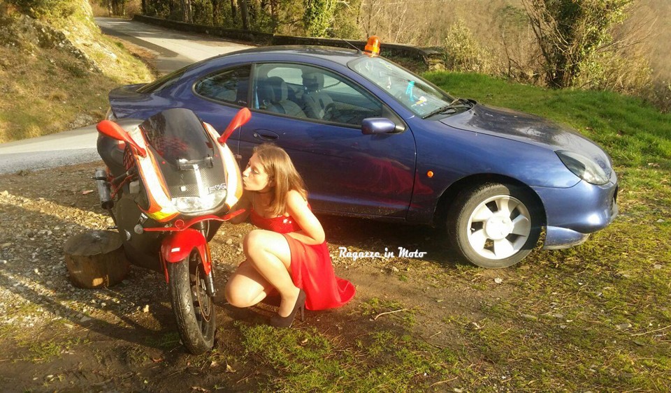 Giulia_ragazze_in_moto