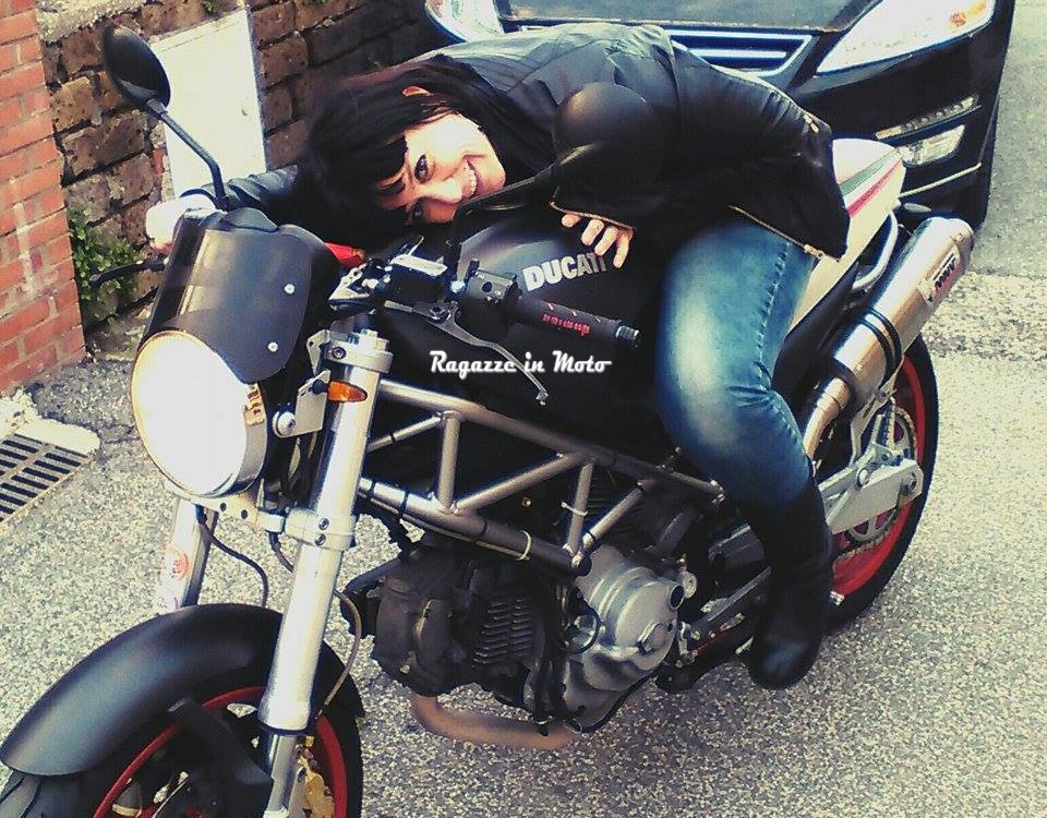 Kate_ragazze_in_moto