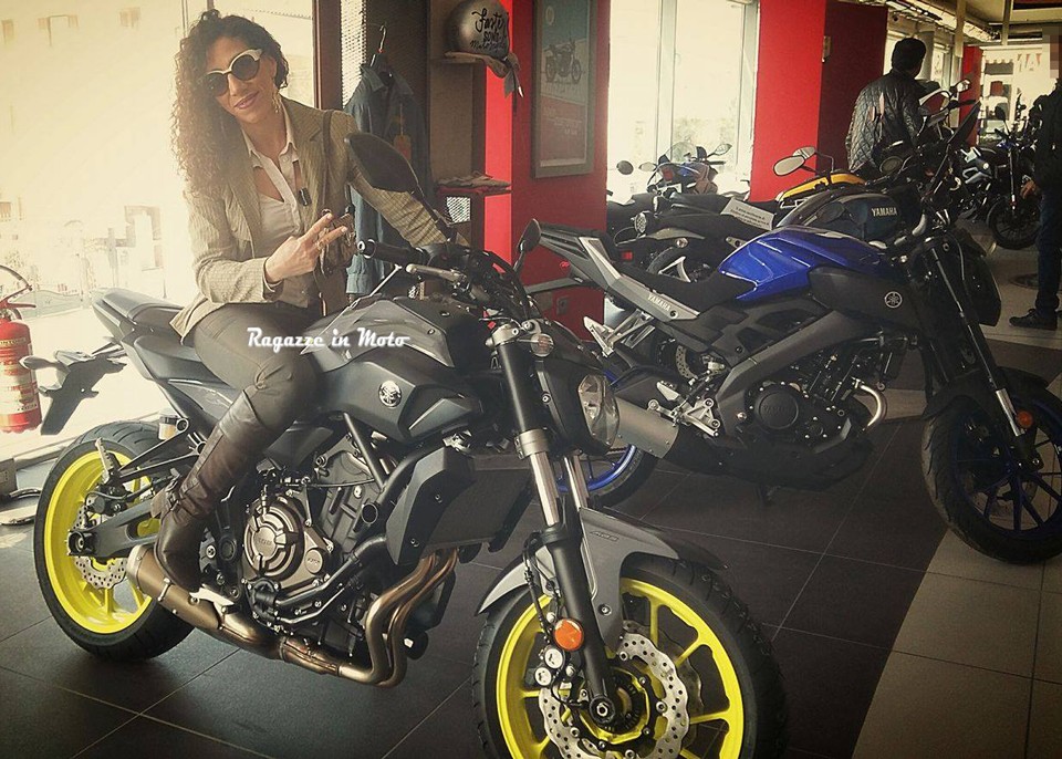 Monica_ragazze_in-moto