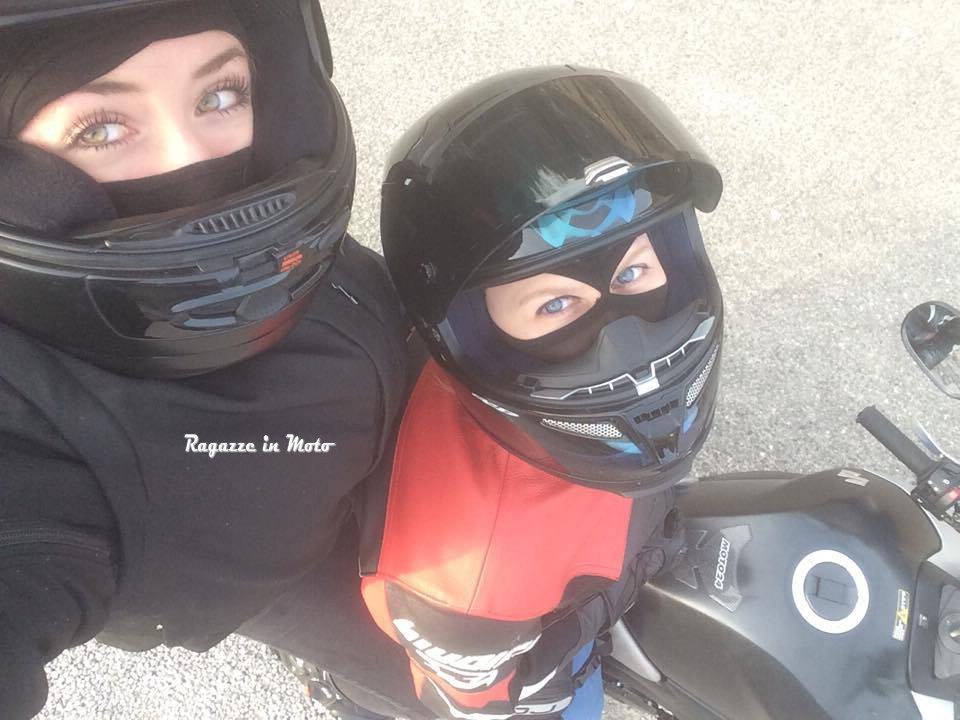 Myriam_ragazze-in_moto