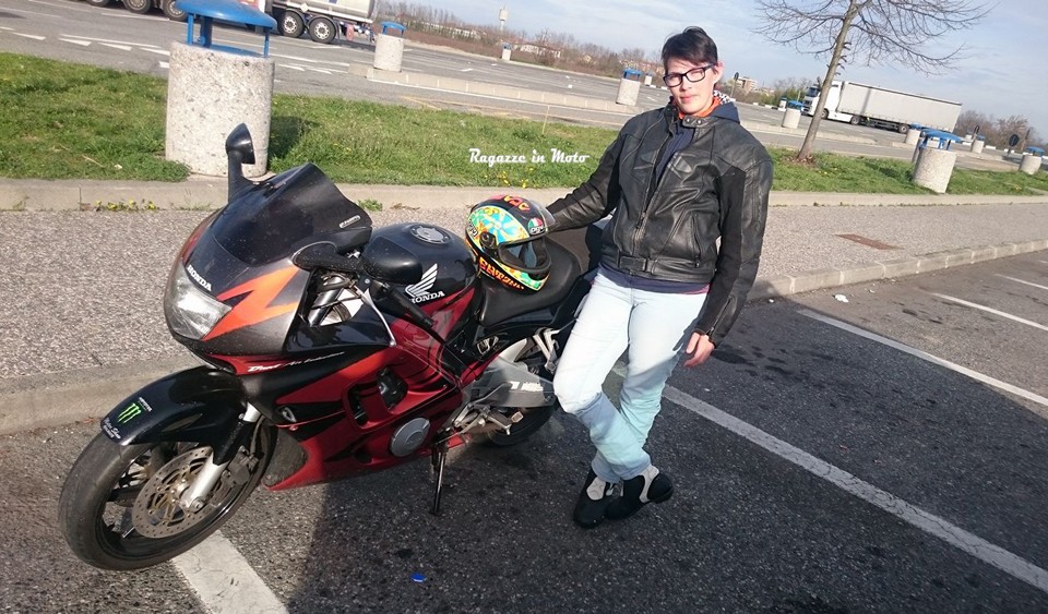 Paola-ragazze_in_moto