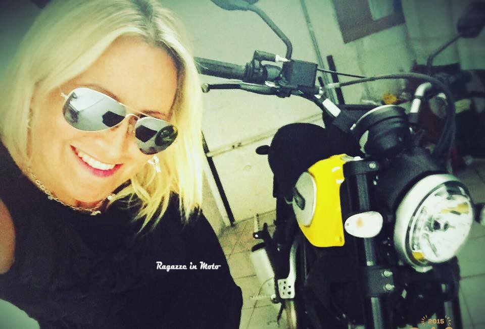 Sabrina_ragazze_in_moto1