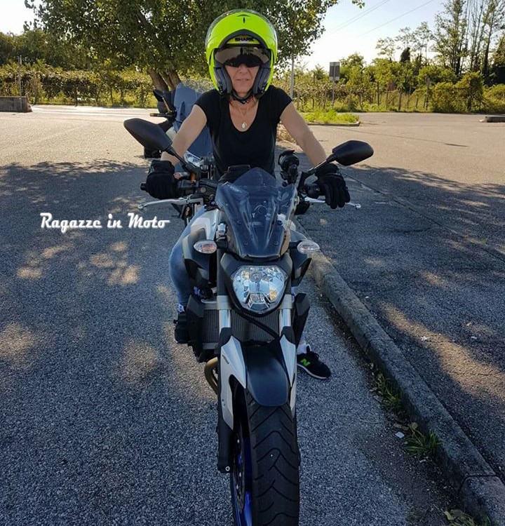 Simona_ragazze_in_moto