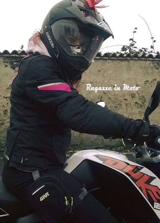 Valentina-ragazze_in_moto