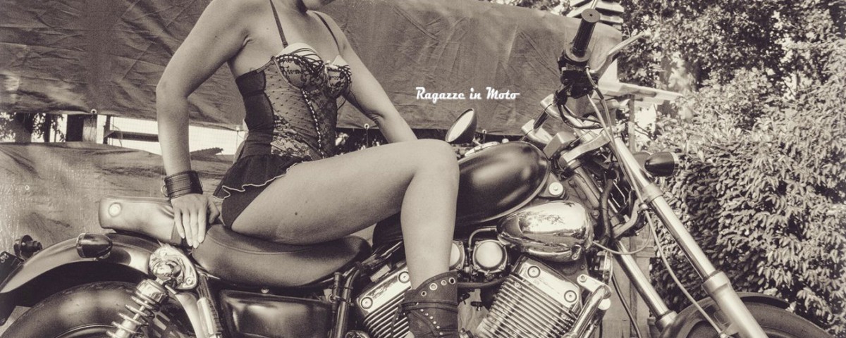 Zeudi_ragazze_in_moto