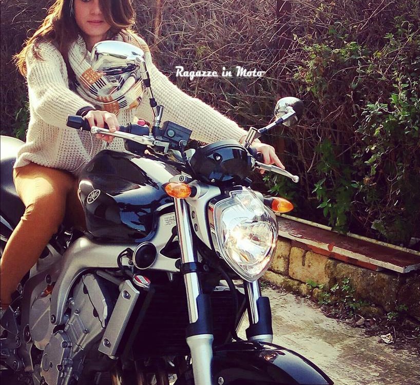 cinzia-ragazze_in-moto