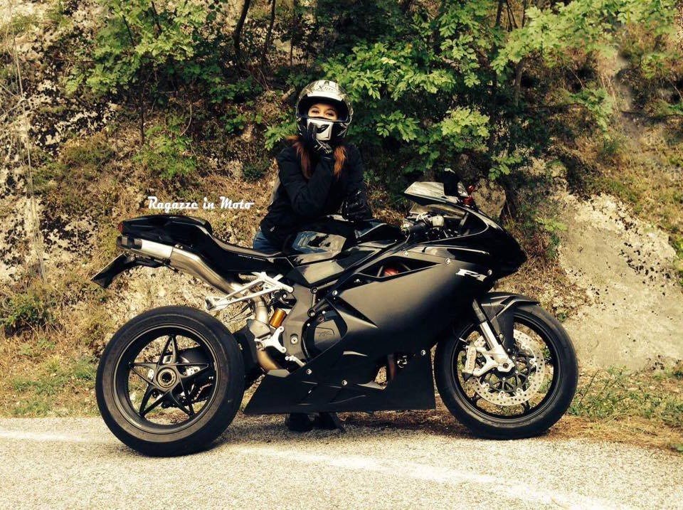 erica_ragazze_in_moto